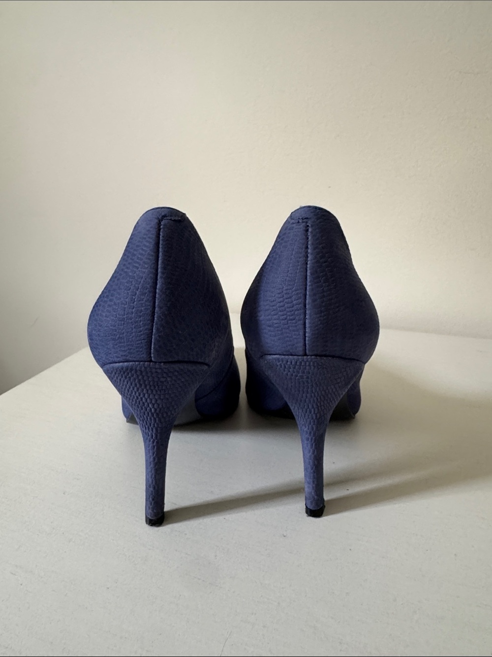 Nine West Classic Navy Heels - Picture 2 of 4
